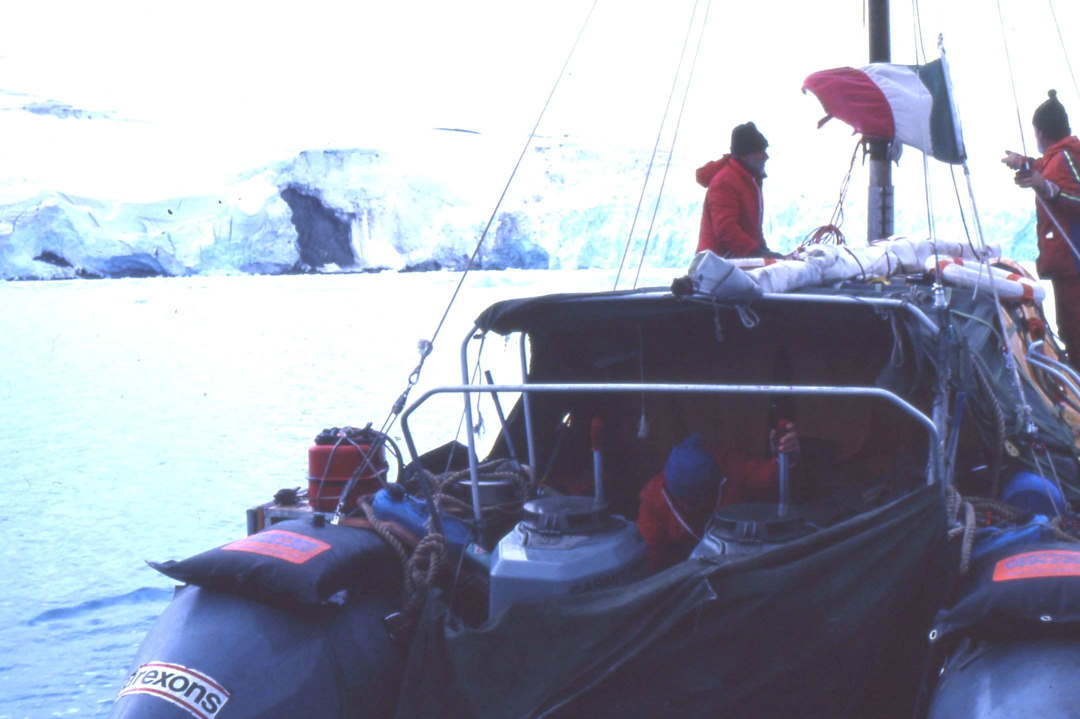 gommone in navigazione